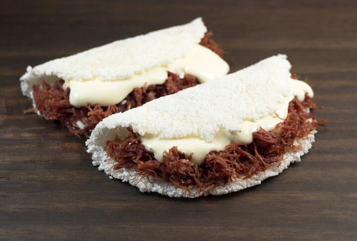 tapioca-traditional-brazilian-snack-cassava-manioc-CarlaNichiata.jpg