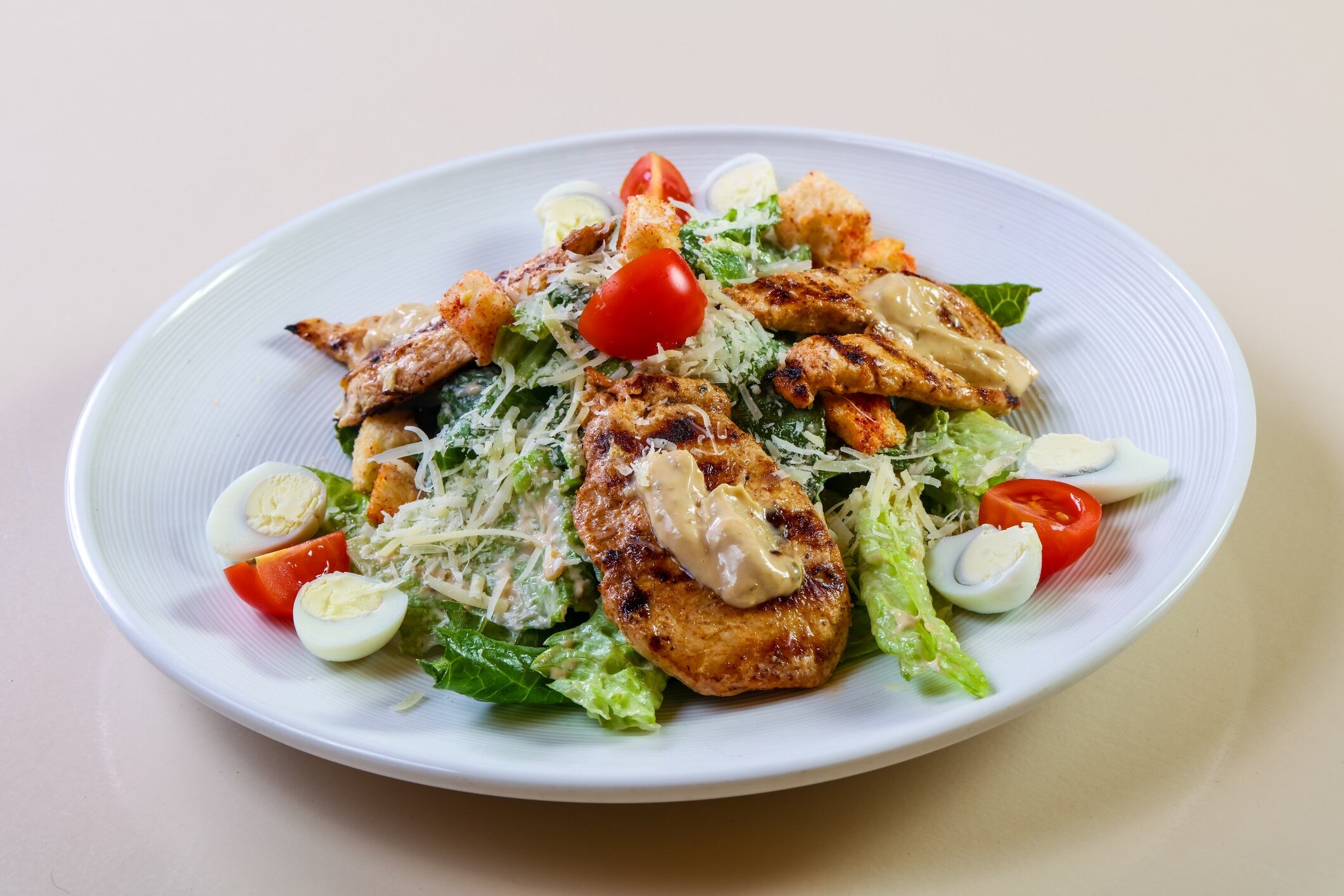 Caesar salad with chicken