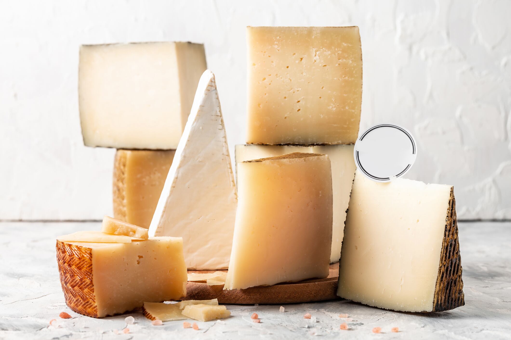 State vet downplays risk of bird flu in raw cheese, milk