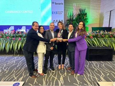 Cordillera Chocolate executives receive their export award in recognition of the company's business and sustainability strategy. Pic: Cordillera Chocolate