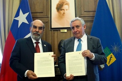 José Graziano da Silva, director-general of the FAO (left) and Ennio Vivaldi, rector of the University of Chile (right). Image courtesy of University of Chile 