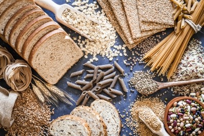 High fiber foods, including whole grain pasta and bread. © GettyImages/fcafotodigital