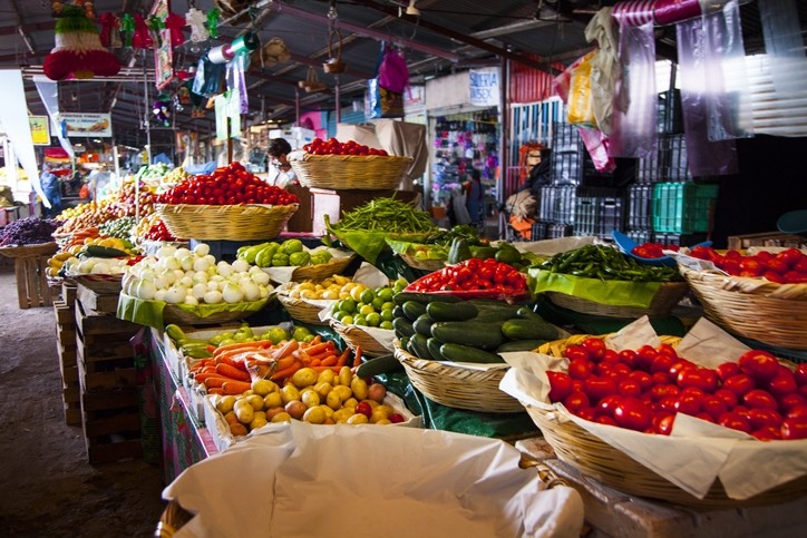 A food market in Oaxaca, Mexico. © GettyImages/OctavianoMereciasFotografia